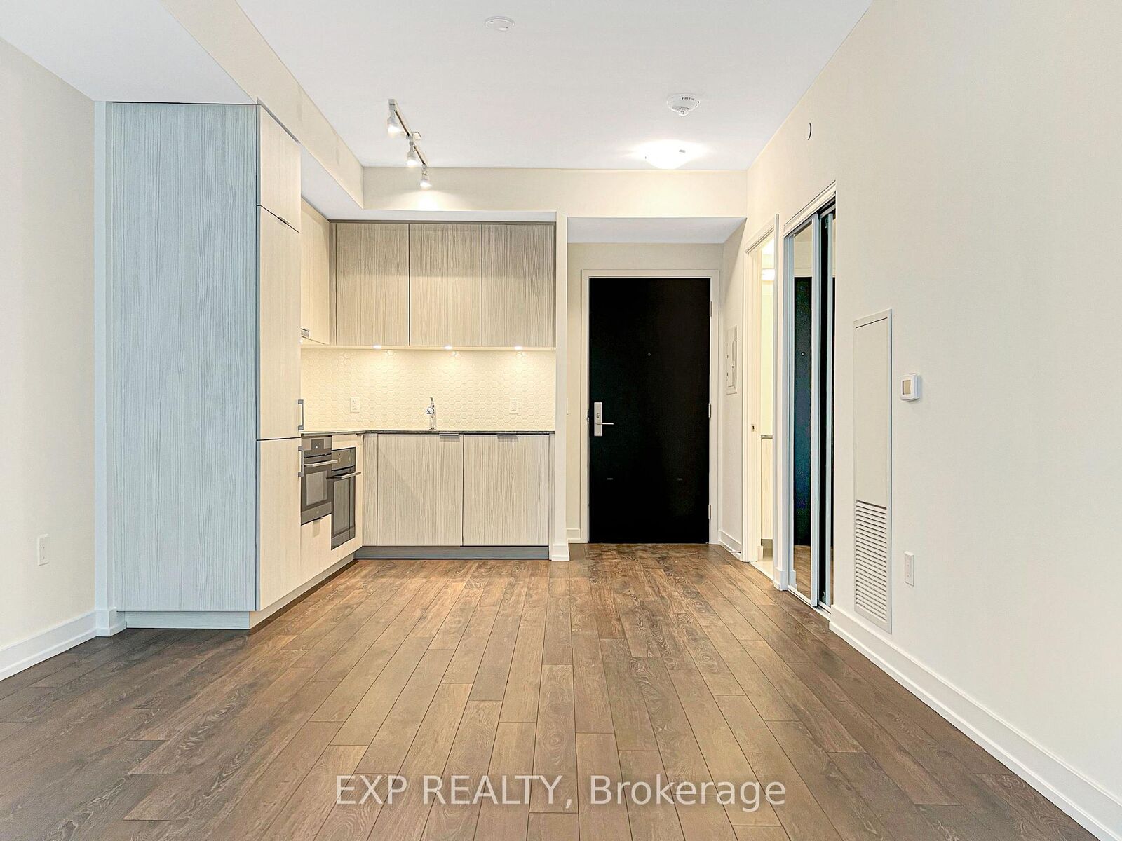 Property Photo:  158 Front Street E 407  ON M5A 0K9 