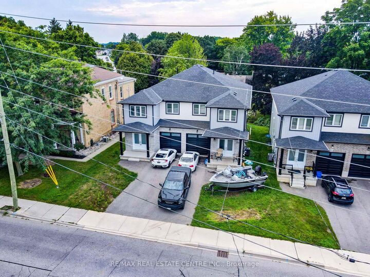 Property Photo:  124 King Street E  ON N5C 1G9 