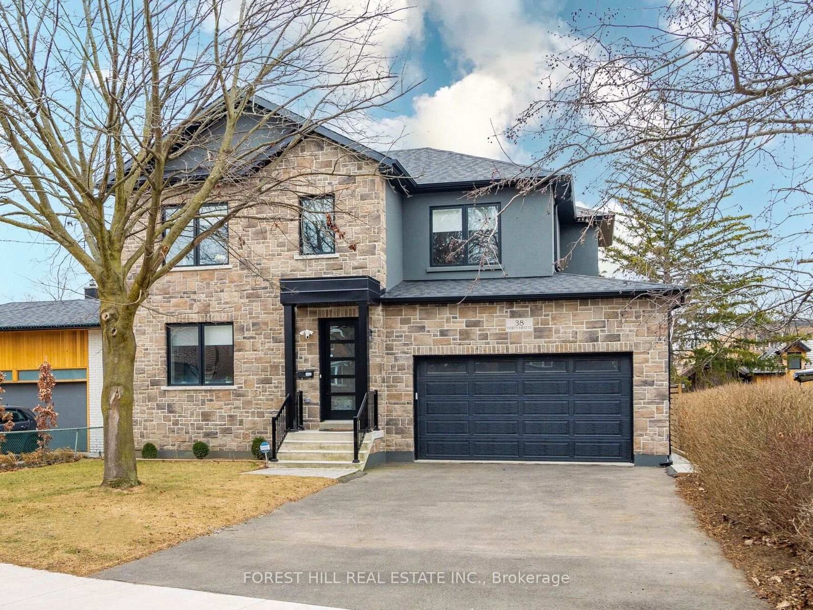 Property Photo:  38 Thirty-First Street  ON M8W 3E9 