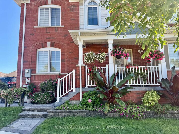 Property Photo: 1011 Cameo Street ON L1X 0G3
