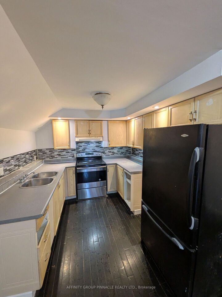 Property Photo:  12 Russell Street W  ON K9V 2W6 
