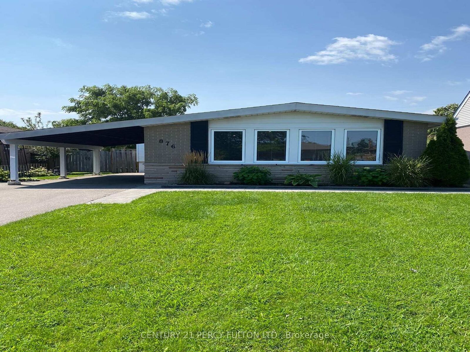 Property Photo:  876 Antonio Street  ON L1W 1T3 