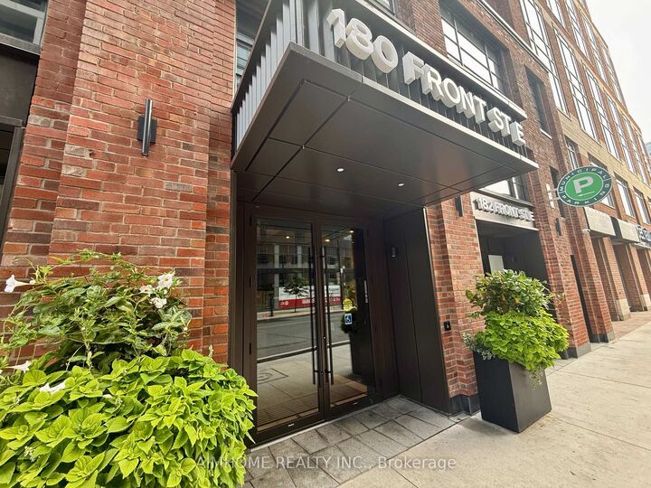 Property Photo:  180 Front Street E 1209  ON M5A 0A9 