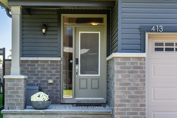 Property Photo: 413 Premiere Lane ON K4K 0M7
