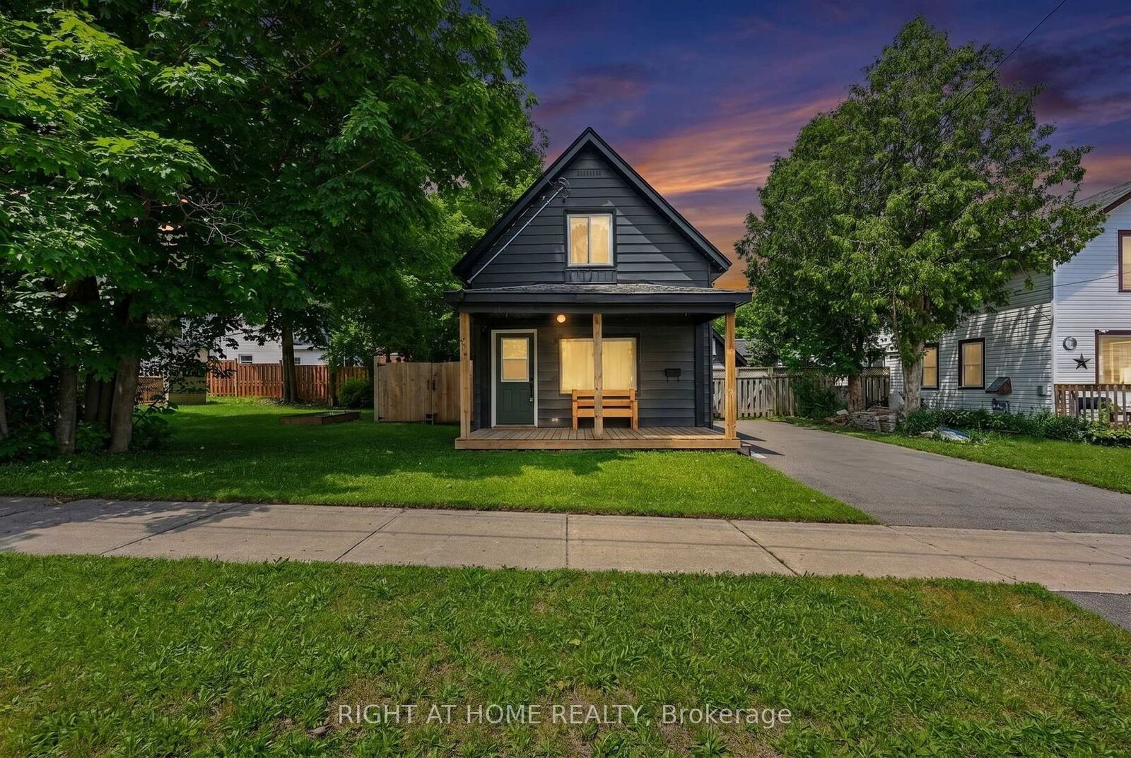Property Photo: 314 Bay Street ON L4R 1J9