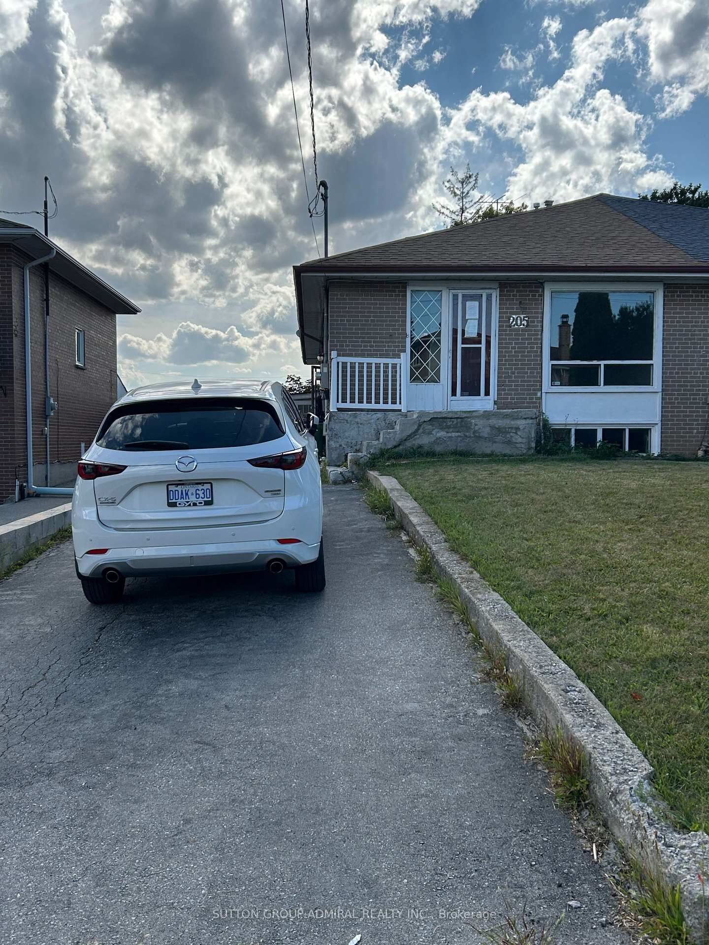 Property Photo:  205 St Lucie Drive  ON M9M 1T4 