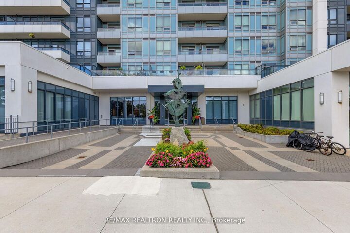Property Photo: 7900 Bathurst Street 1225 ON L4J 0J9