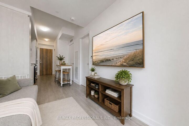 Property Photo:  251 Manitoba Street 504  ON M8Y 0C7 
