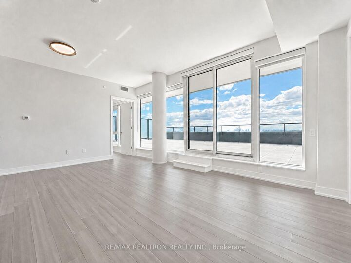 Property Photo:  664 Spadina Avenue 1001  ON M5S 2H7 