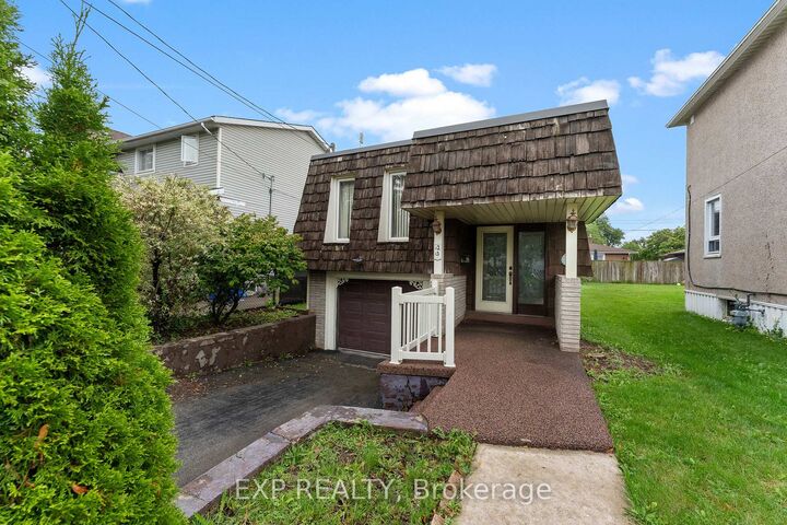 Property Photo:  23 Classic Avenue  ON L3B 1P3 