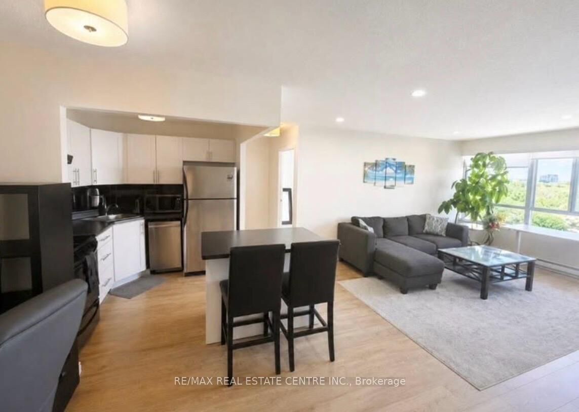 Property Photo: 65 Highland Crescent 804 ON N2M 5M8