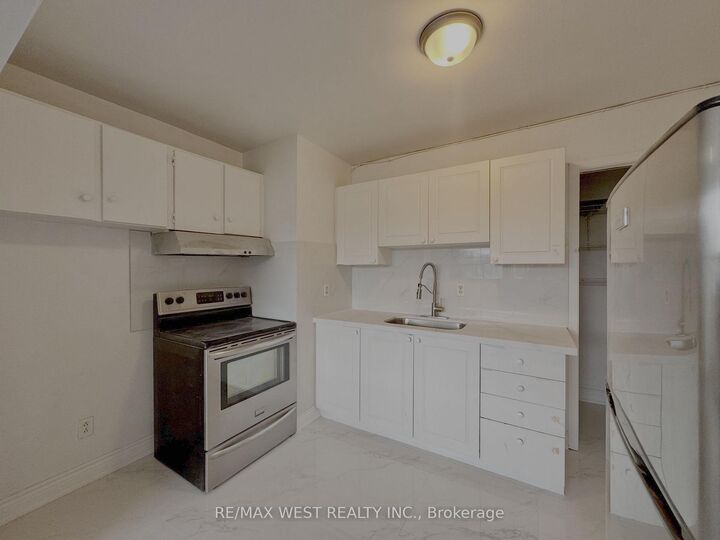 Property Photo:  1687 St Clair Avenue W  ON M6N 1H9 