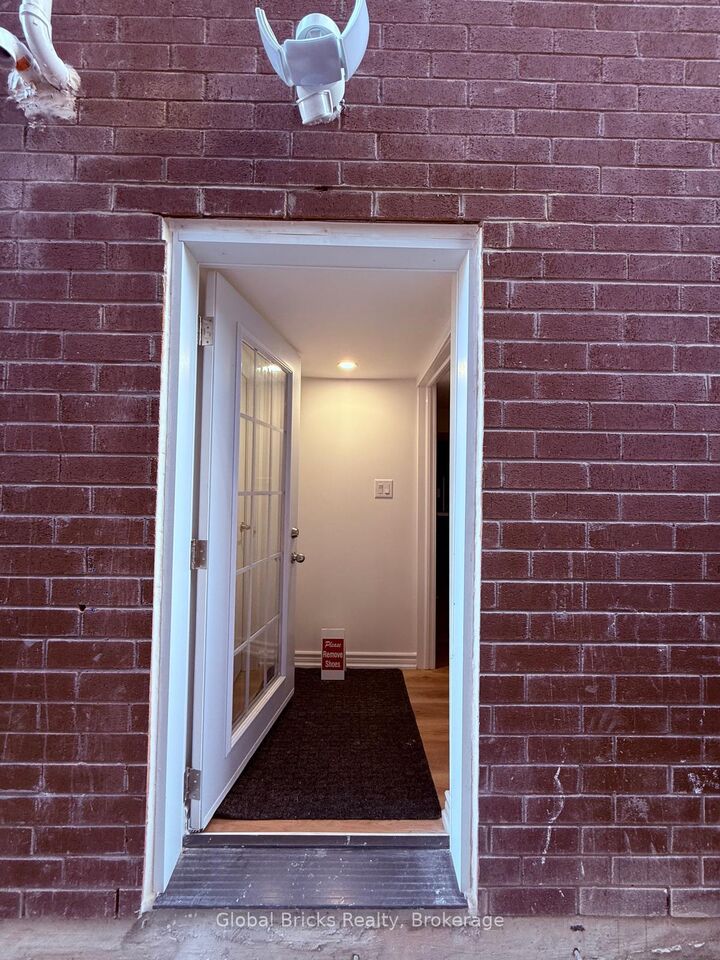 Property Photo:  1033 Trailsview Avenue Bsmt  ON K9A 4K3 