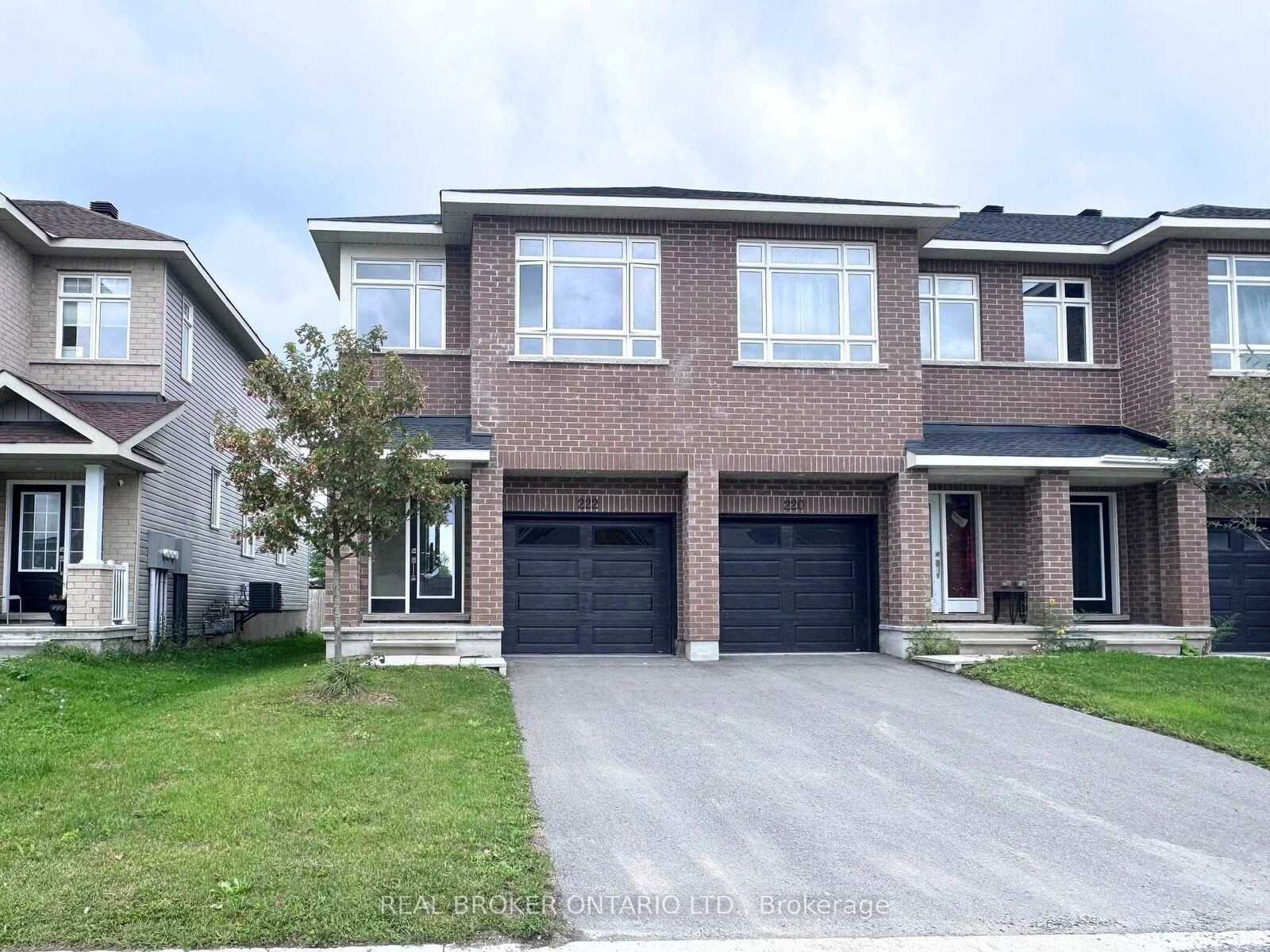 Property Photo:  222 Hooper Street  ON K7C 0W2 