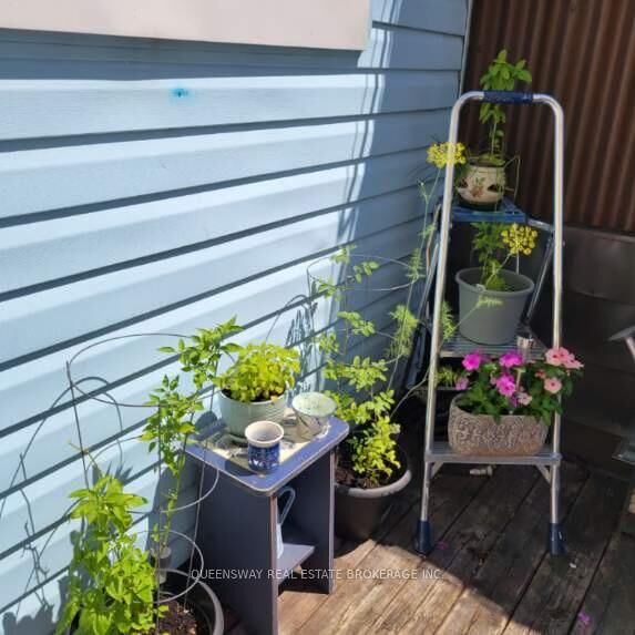 Property Photo:  705 Danforth Avenue  ON M4J 1L2 