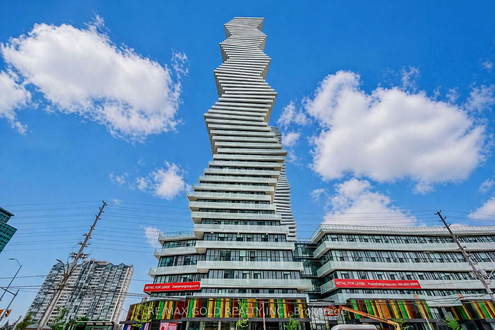 Property Photo:  3900 Confederation Parkway 809  ON L5B 0M3 