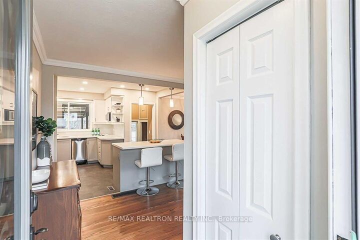 Property Photo:  917 Henry Street  ON L1N 5E6 
