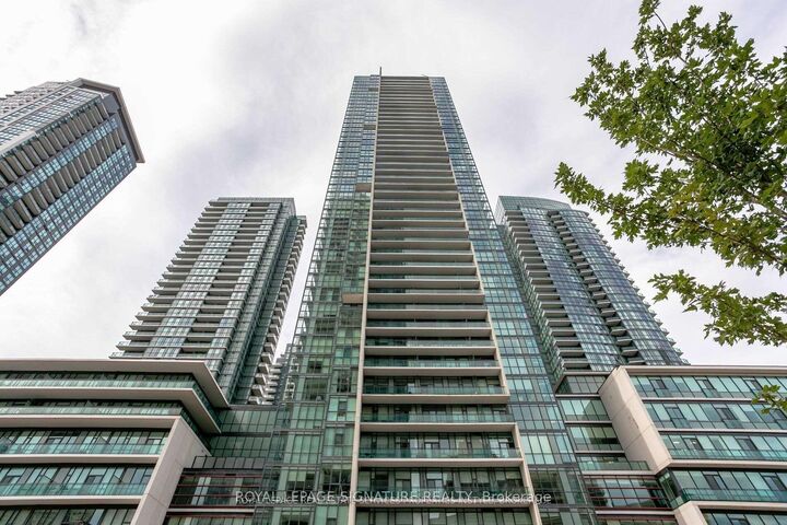 Property Photo:  4070 Confederation Parkway 3604  ON L5B 0E9 