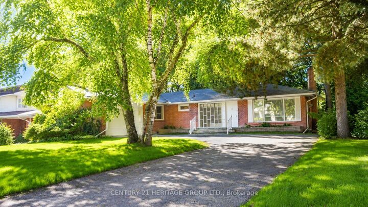 Property Photo:  17 Hi Mount Drive Main  ON M2K 1X3 