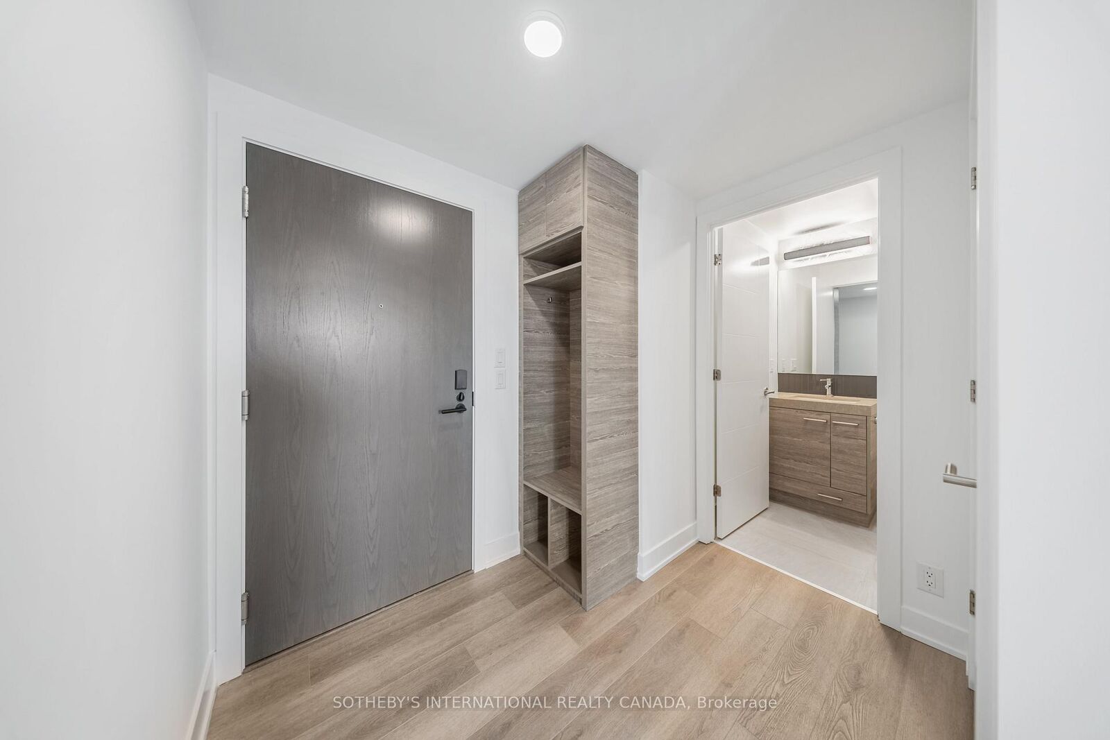 Property Photo:  484 Spadina Avenue 208  ON M5S 0E4 