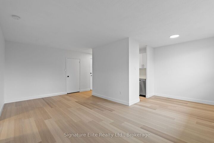 Property Photo:  3 Swift Drive 301  ON M4A 2A3 