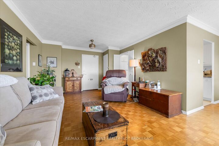 Property Photo:  35 Towering Heights Boulevard 1007  ON L2T 3G8 