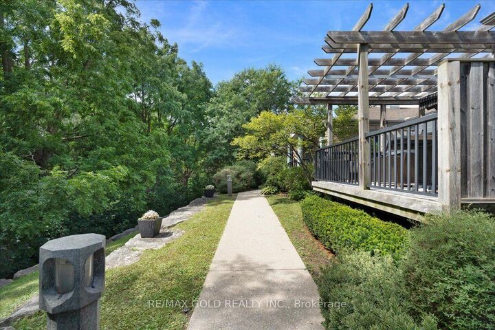 Property Photo:  465 Columbia Street W 2  ON N2T 2N3 