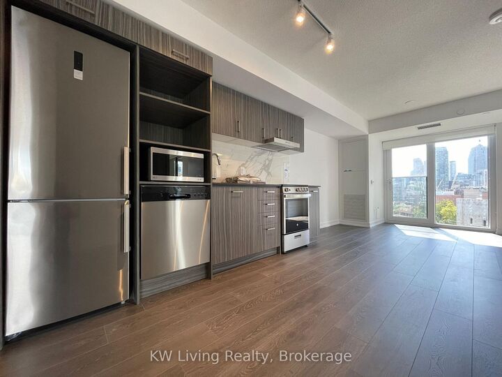 Property Photo:  219 Dundas Street E 1007  ON M5A 0V1 