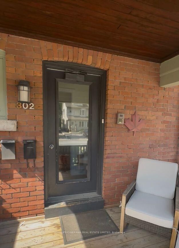 Property Photo:  302 Woodbine Avenue 1  ON M4L 3P4 
