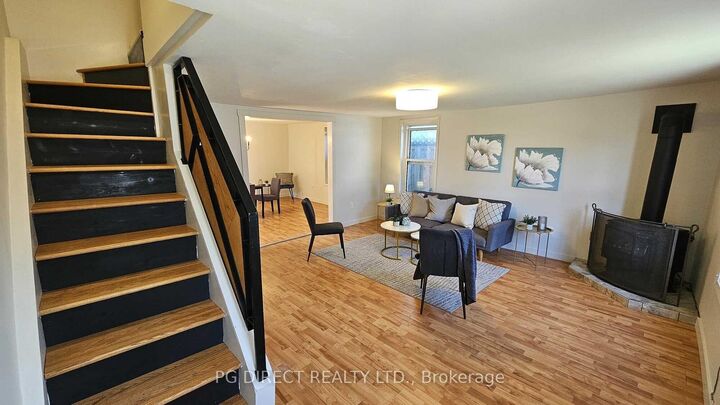 Property Photo: 436 Bleecker Avenue ON K8N 2R6