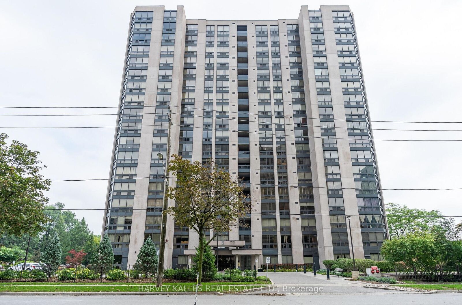 Property Photo:  5 Kenneth Avenue 205  ON M2N 6M7 