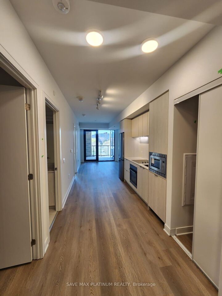 Property Photo: 86 Dundas Street E 407 ON L5A 1W4