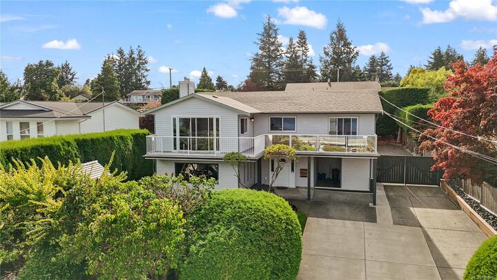 Property Photo:  724 Galerno Rd  BC V9W 5J3 