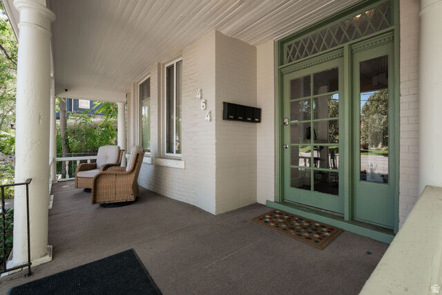 Property Photo: 464 E 600 S UT 84111