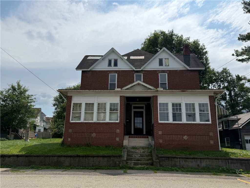 Property Photo:  312 N St. Clair Street  PA 15658 