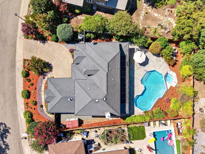 Property Photo:  421 Greens Drive  CA 95448 