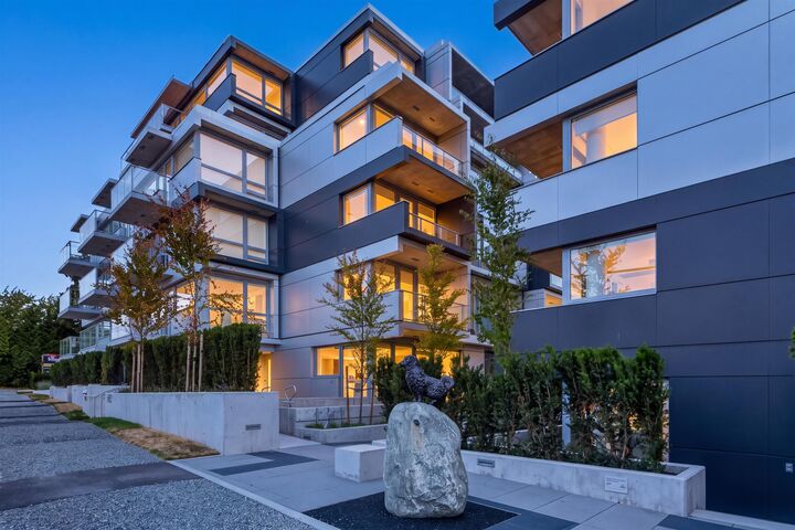 Property Photo:  8030 Oak Street 102  BC V6P 0M9 