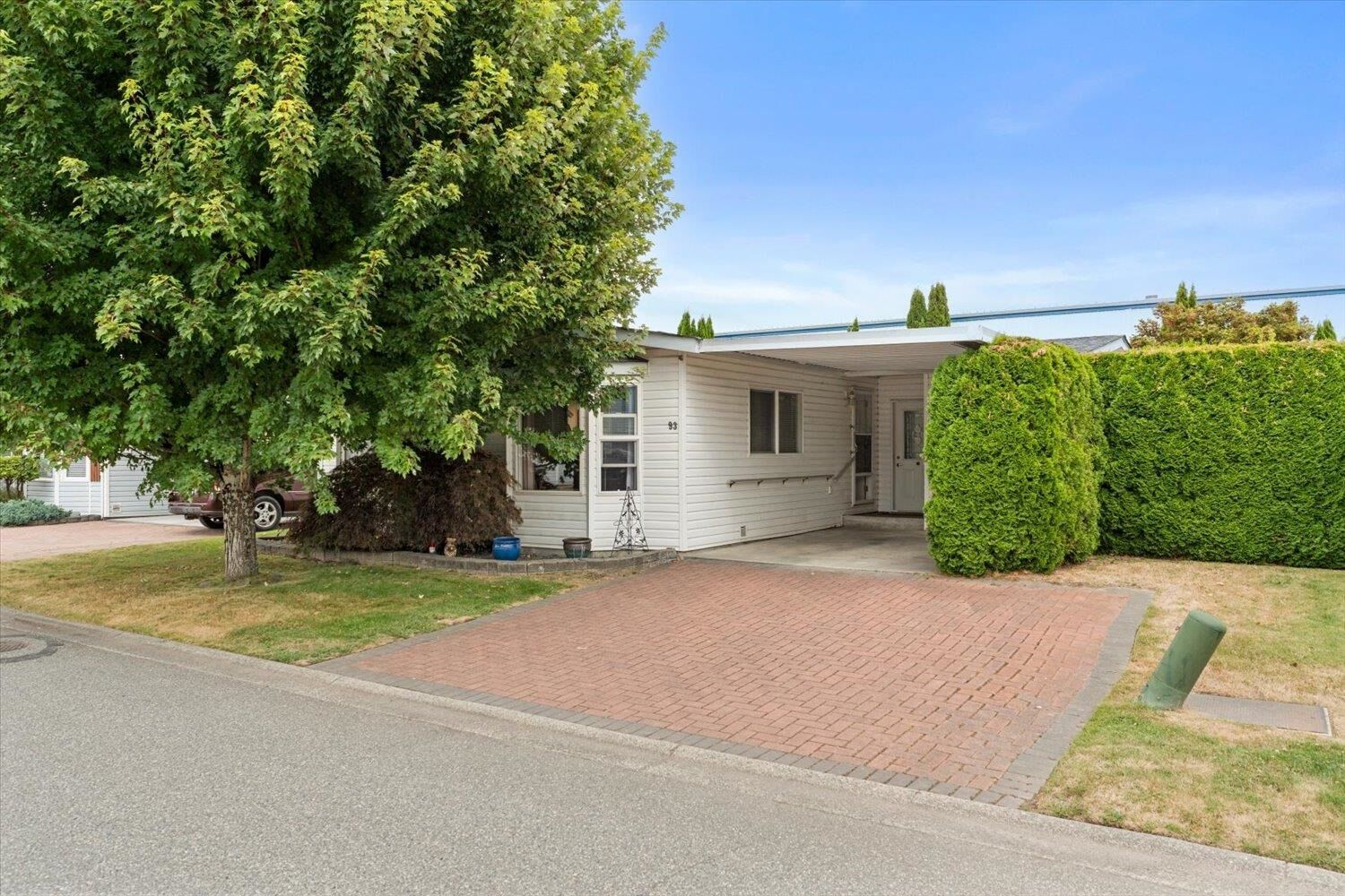 Property Photo:  45918 Knight Road 93  BC V2R 3X4 