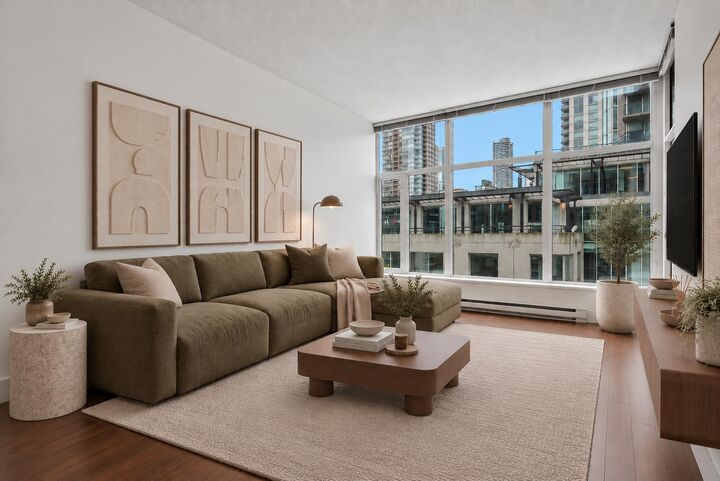 Property Photo:  888 Homer Street 702  BC V6B 0H7 