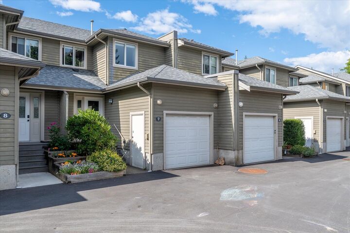 Property Photo:  40200 Government Road 7  BC V8B 0G6 