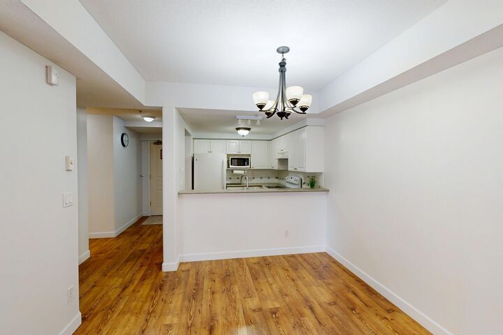 Property Photo:  211 Twelfth Street 104  BC V3M 4H4 