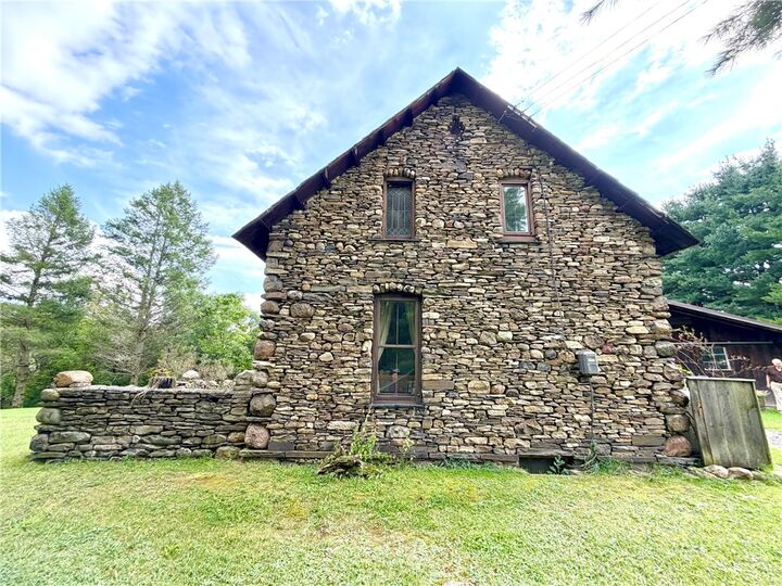 Property Photo: 2992 Pearl Street NY 14812