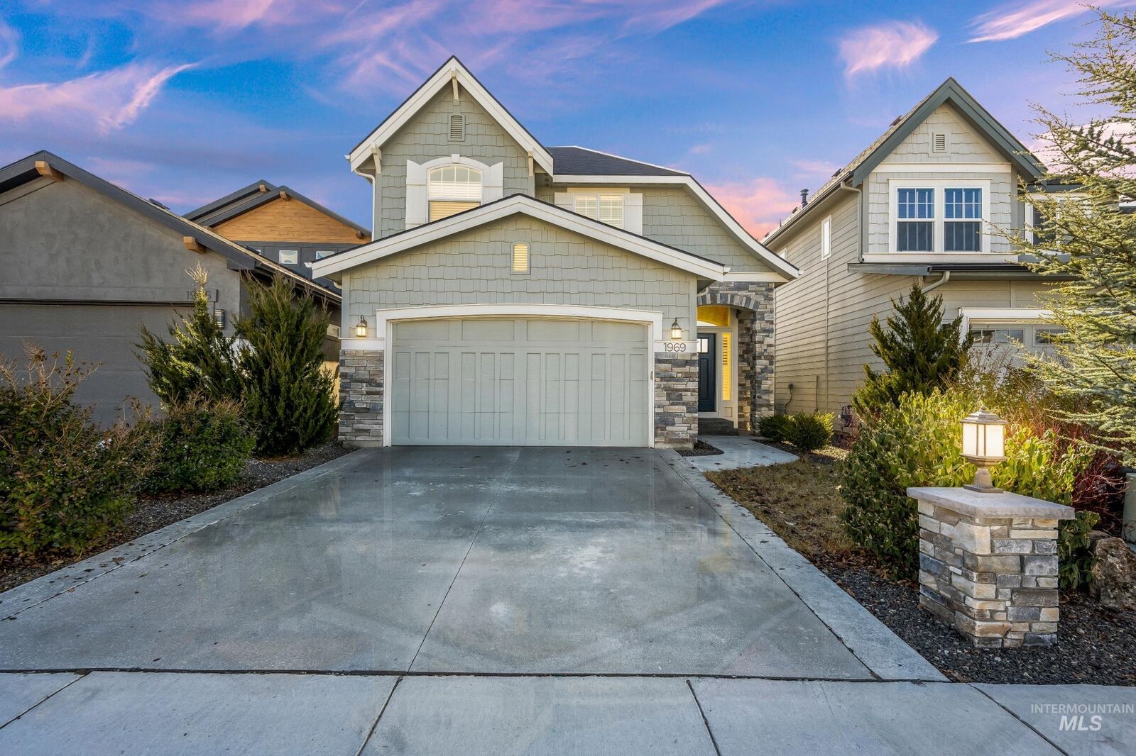 Property Photo:  1969 E Presidential Drive  ID 83642 