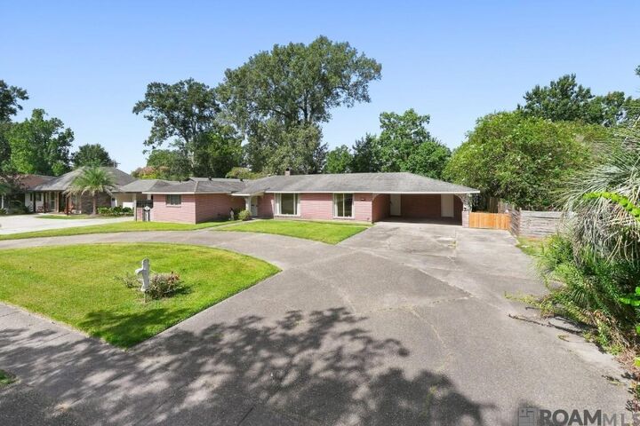 Property Photo:  780 Sherwood Forest Blvd  LA 70815 