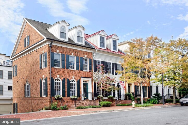 Property Photo:  412 Oronoco Street  VA 22314 