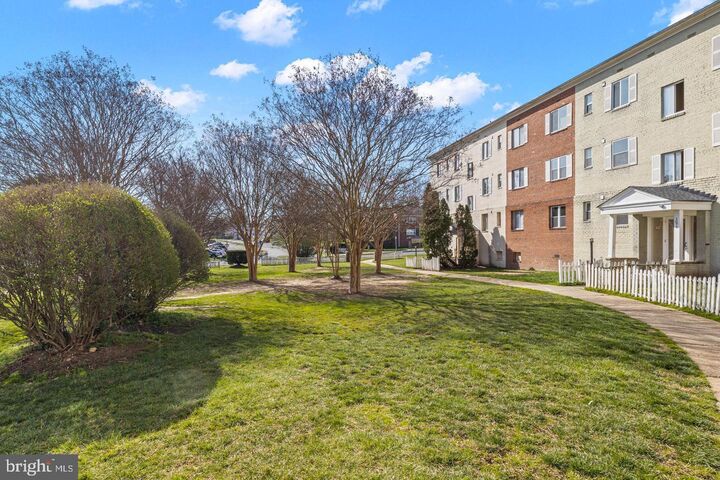 Property Photo:  3072 Patrick Henry 202  VA 22044 
