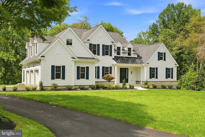 Property Photo: 102 Knoxlyn Farm Drive A PA 19348