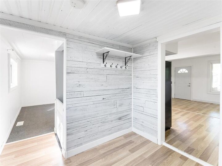 Property Photo:  412 Ottawa Avenue  MB R2K 1L2 