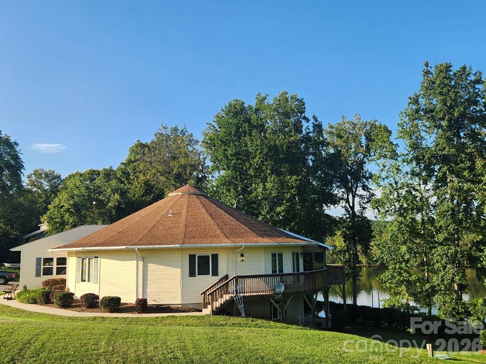 Property Photo: 6034 Lookout Heights Drive NC 28610