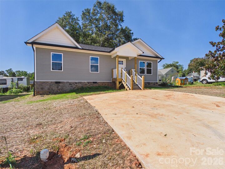 Property Photo: 210 22nd Avenue Place NE NC 28601